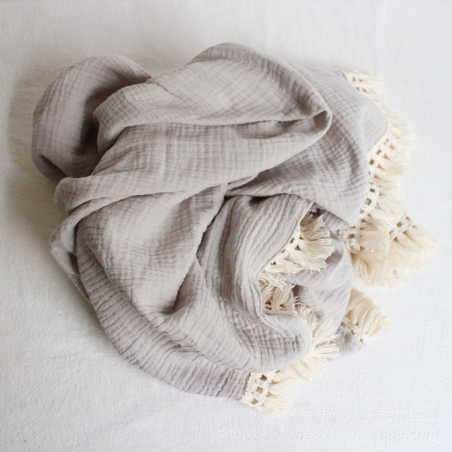 Double yarn baby towel
Tassel newborn towel
