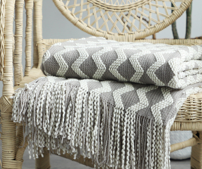 Decorative sofa throw
Cozy knit blanket