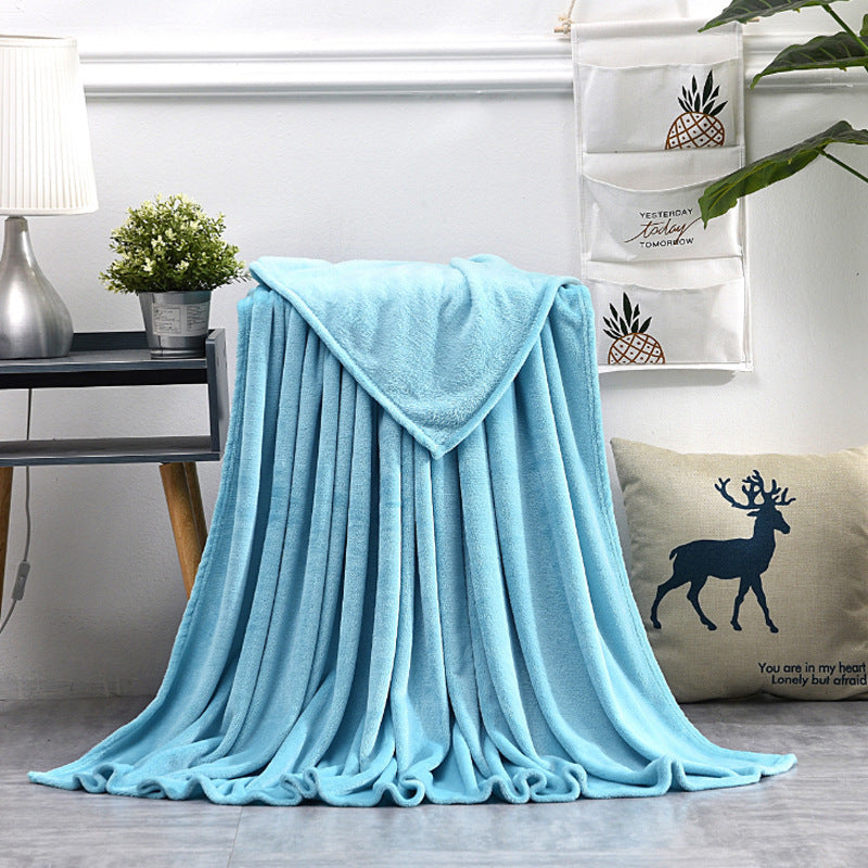 Soft fleece throw
Cozy bed and sofa blanket