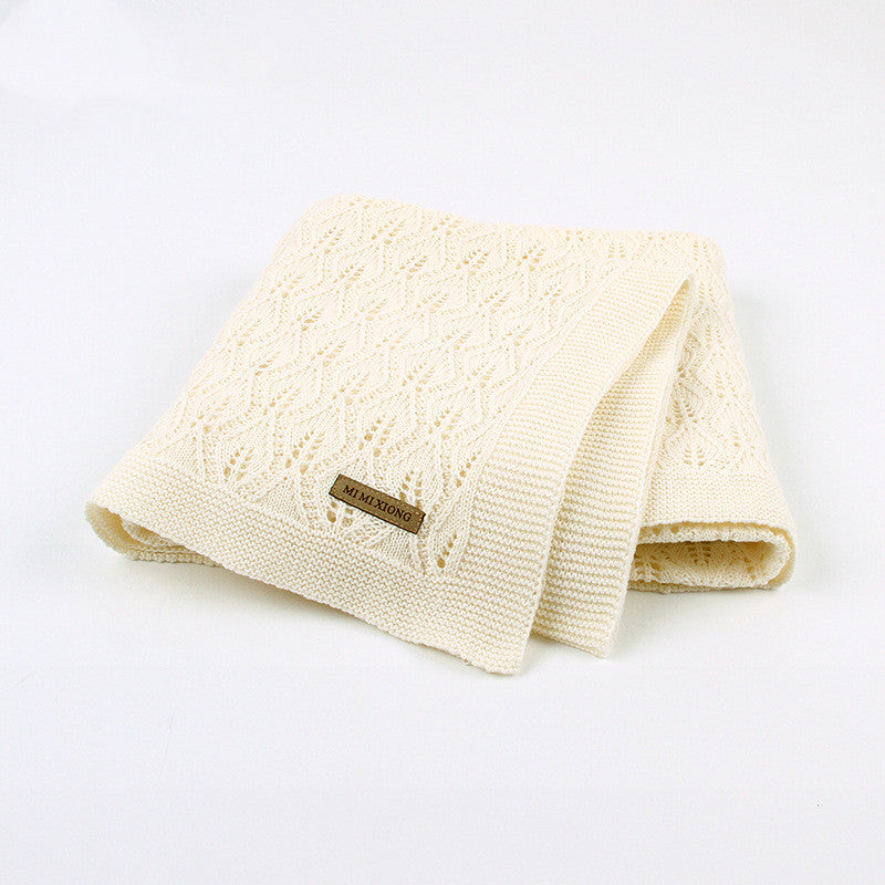 Leaves hollow blanket
Breathable baby blanket