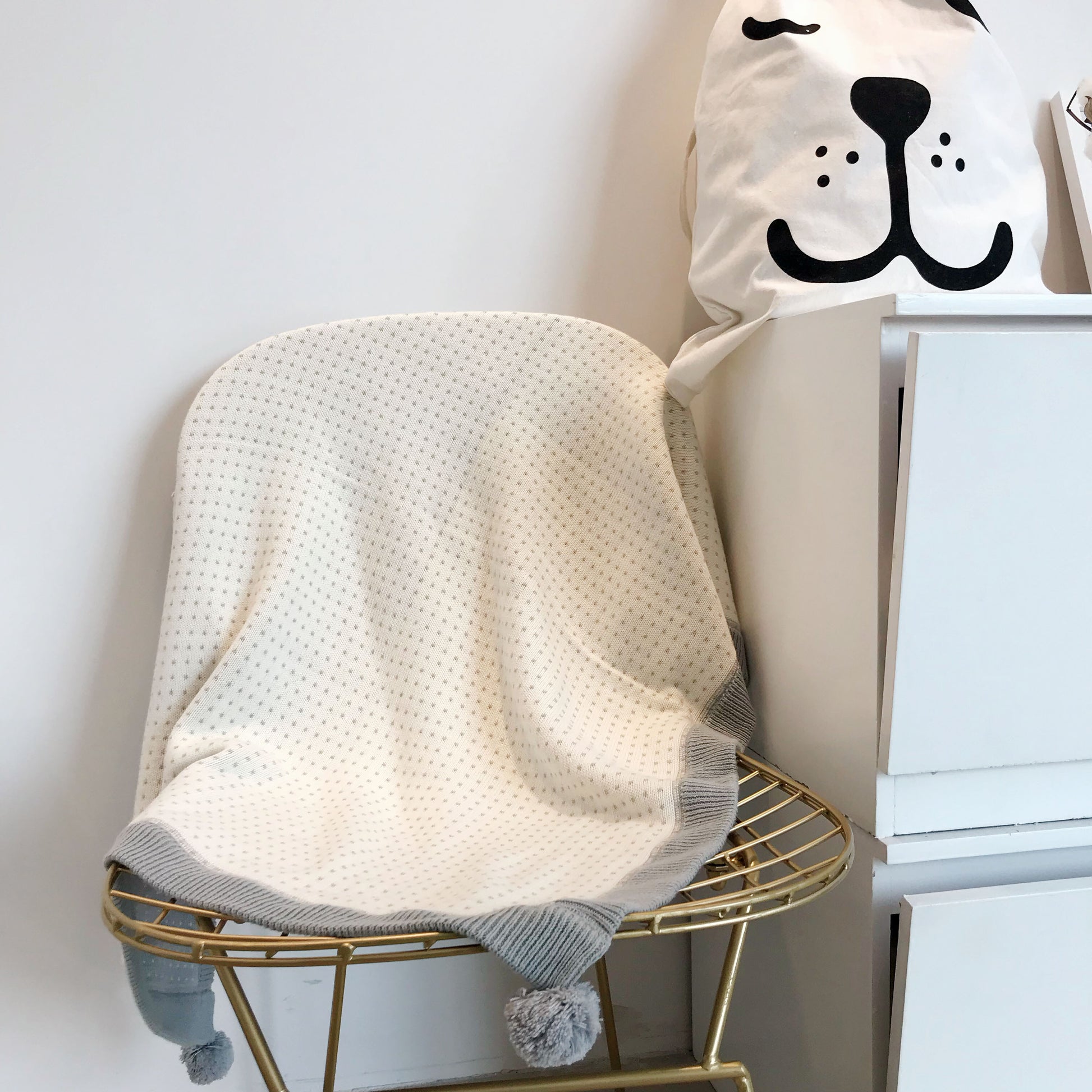 Thin baby quilt

European American baby blanket

