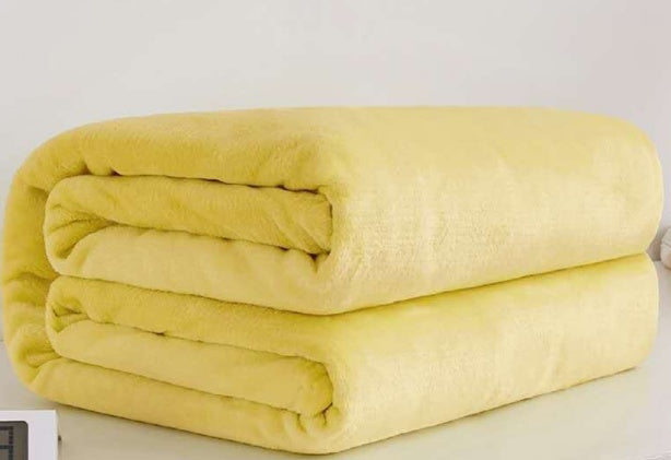 Soft fleece throw

Cozy bed and sofa blanket