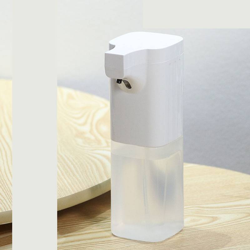 Touchless soap pump