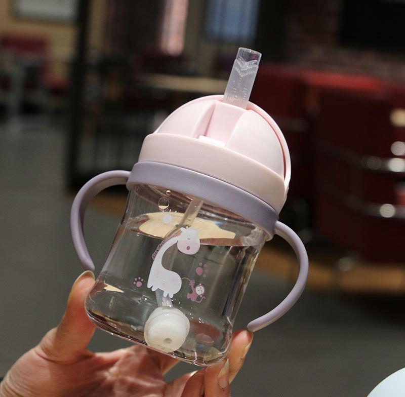 Leak-proof baby cup

Duckbill drinking cup