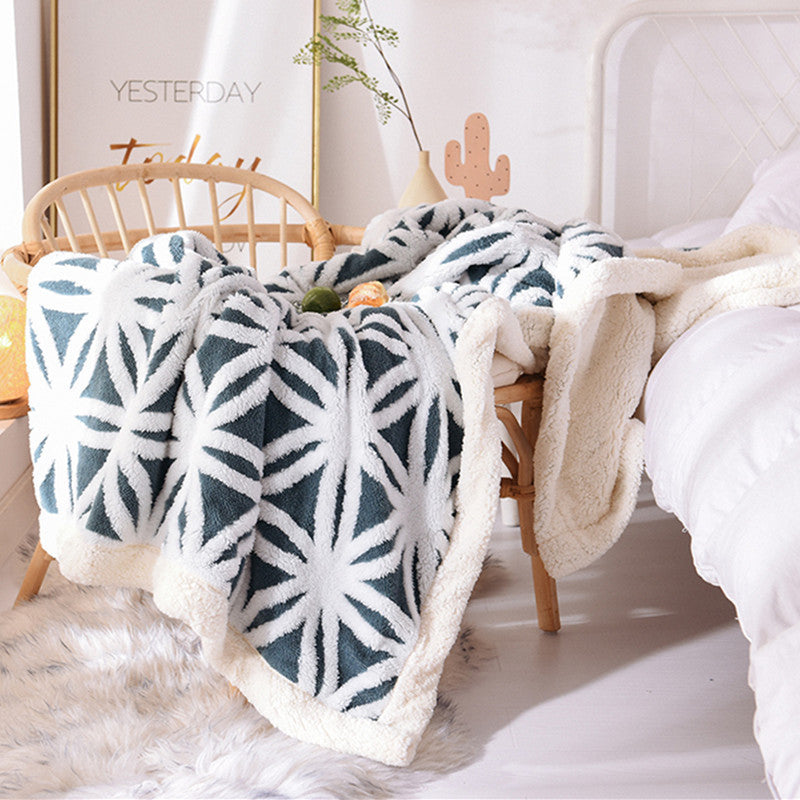 Lamb velvet siesta blanket

Thickened jacquard throw

