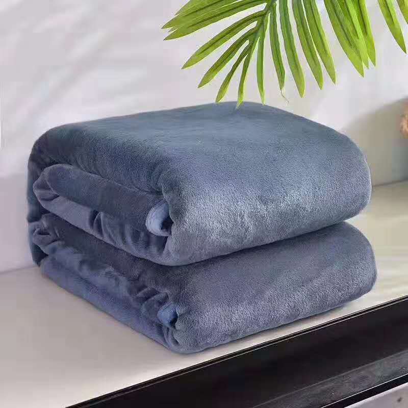Soft fleece throw

Cozy bed and sofa blanket