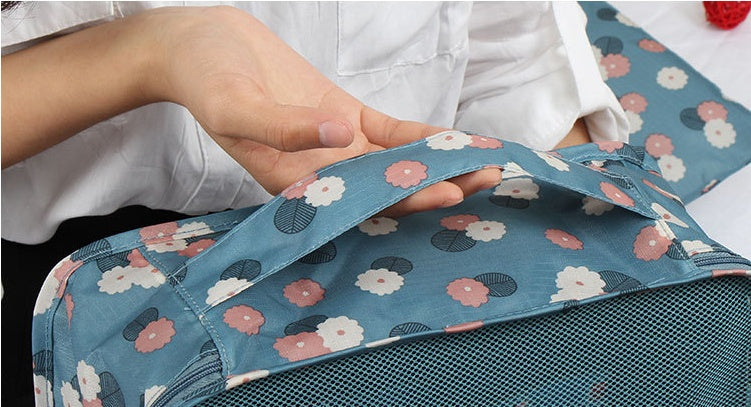 Travel clothes storage bags

