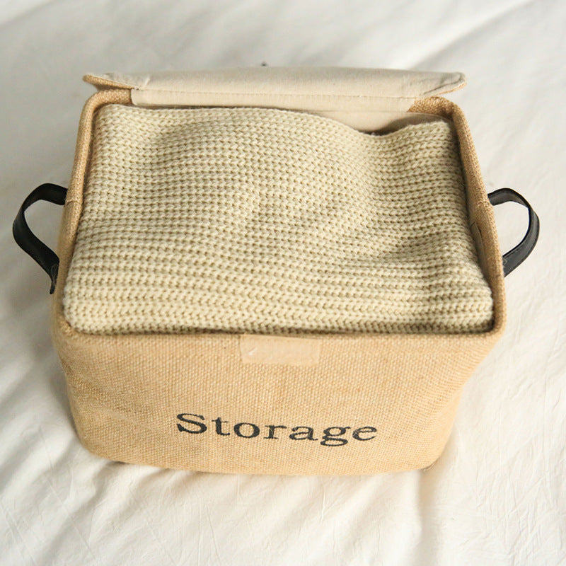Retro covered box

