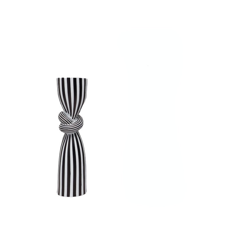 Modern candle décor

