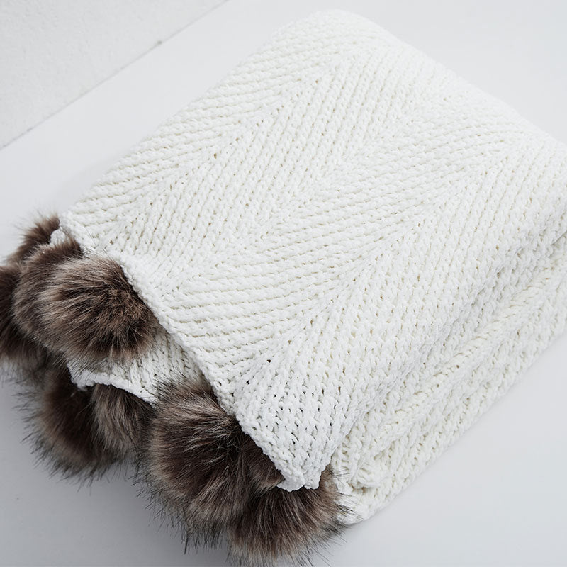 Office soft throw

Hairball tassel blanket