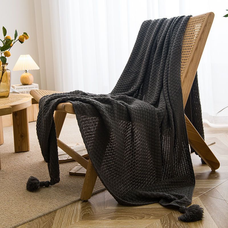 Handmade tassel throw

Lunch break sofa blanket