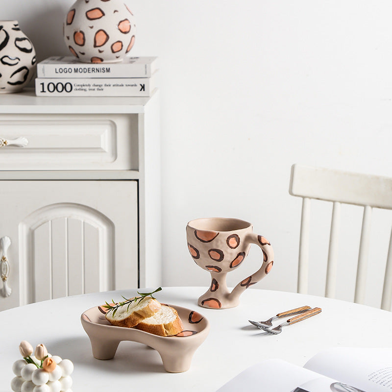 simple household vase

