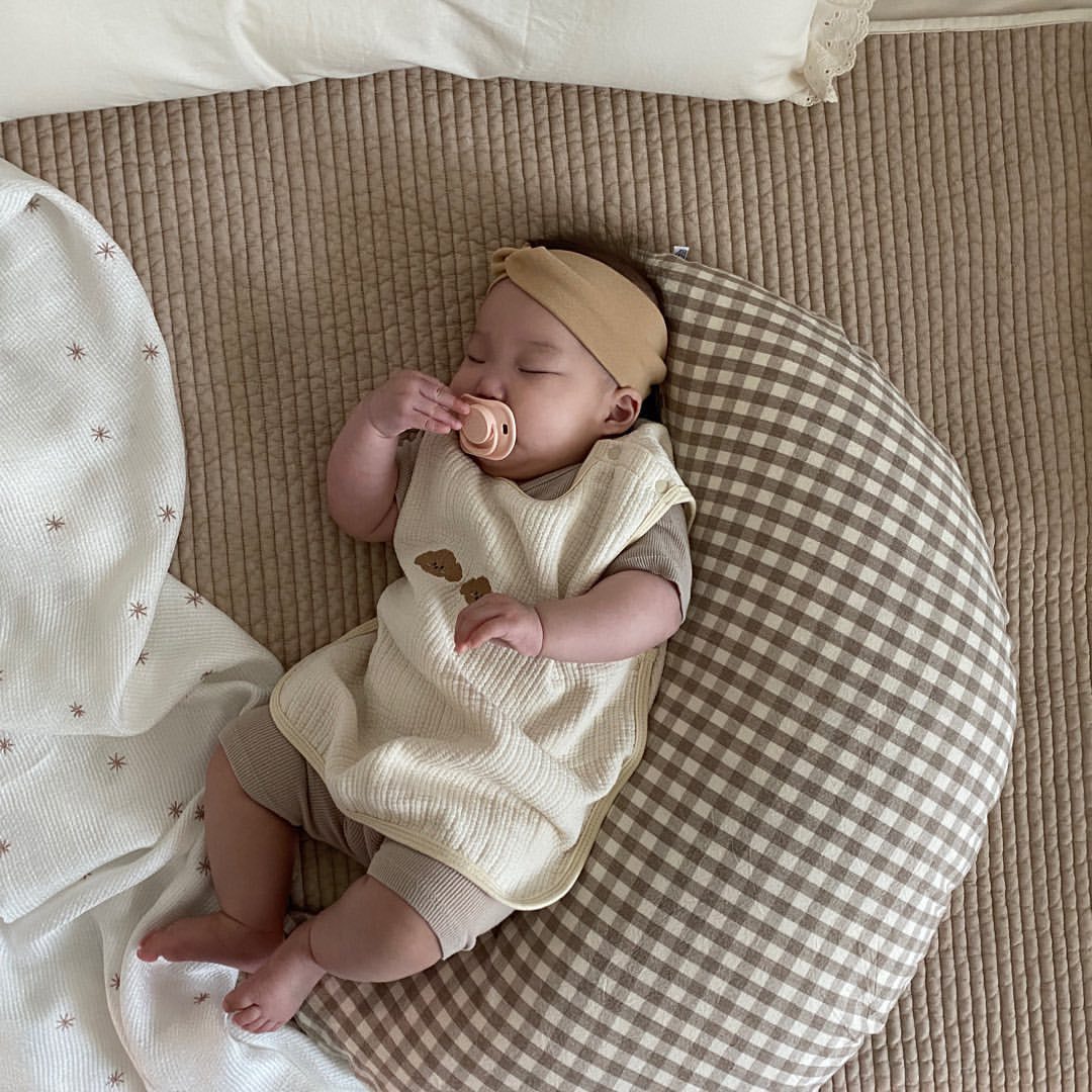 Plaid baby breastfeeding pillow

Newborn maternity cushion