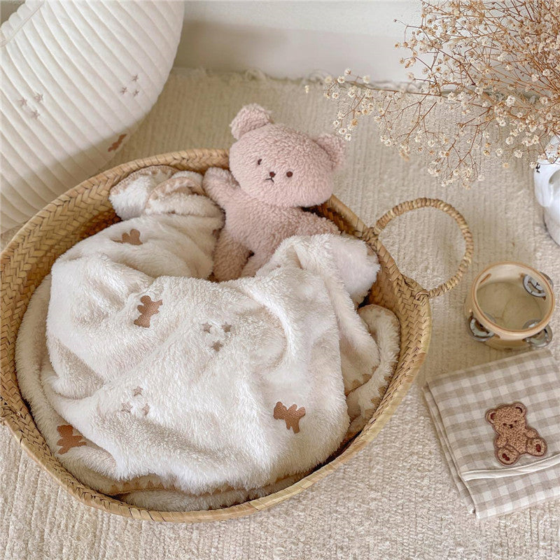 Velvet baby blanket

Baby nap blanket

