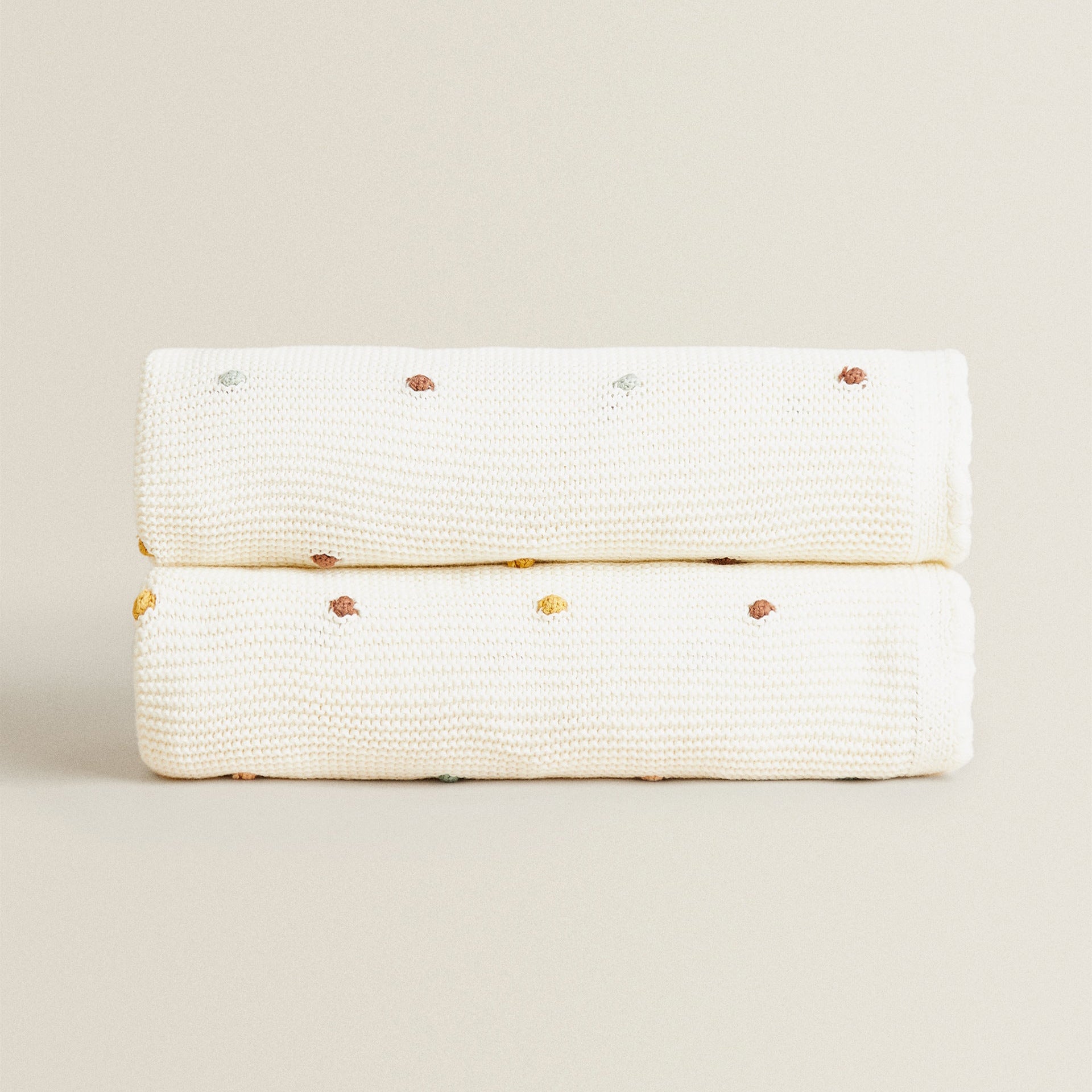 Air conditioning throw blanket

Summer nap blanket

