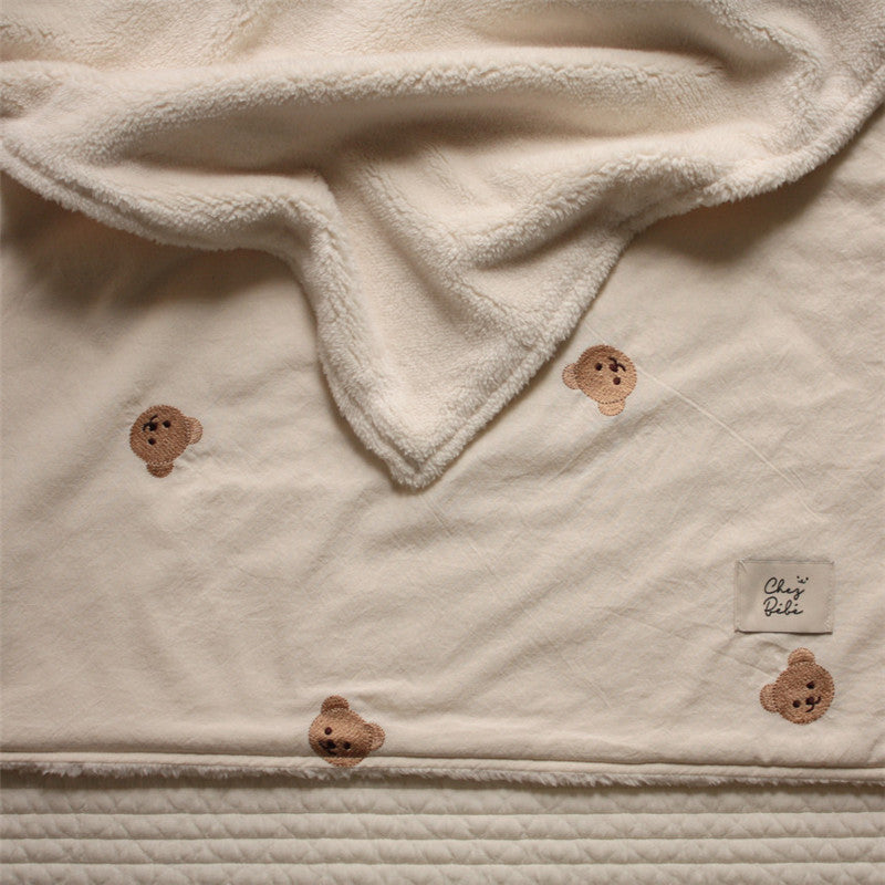 Soft fluffy baby blanket

Half velvet baby blanket