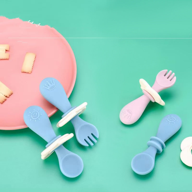 Short handle kids utensils

Baby feeding spoon fork