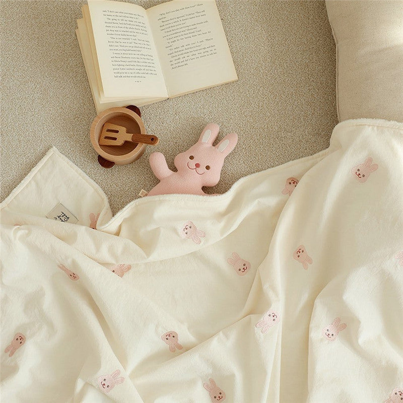 Soft fluffy baby blanket

Half velvet baby blanket