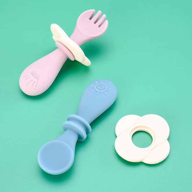 Short handle kids utensils

Baby feeding spoon fork