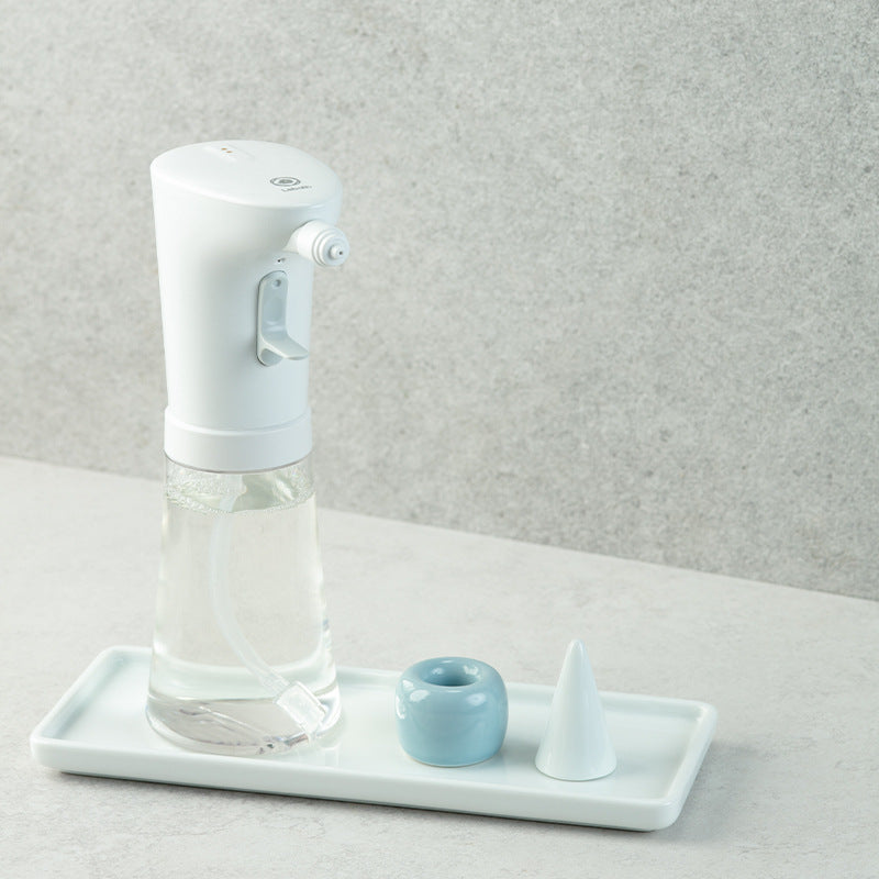 Flat soap pump