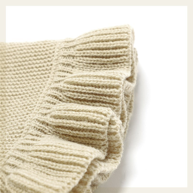 Newborn swaddle wrap

Ruffle baby blanket

