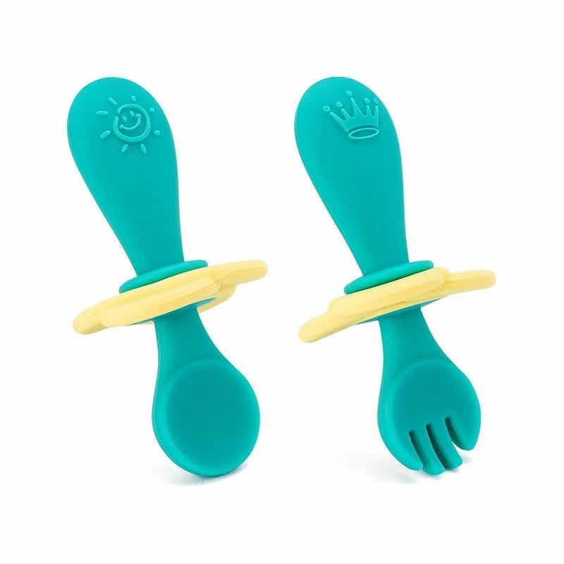 Short handle kids utensils

Baby feeding spoon fork