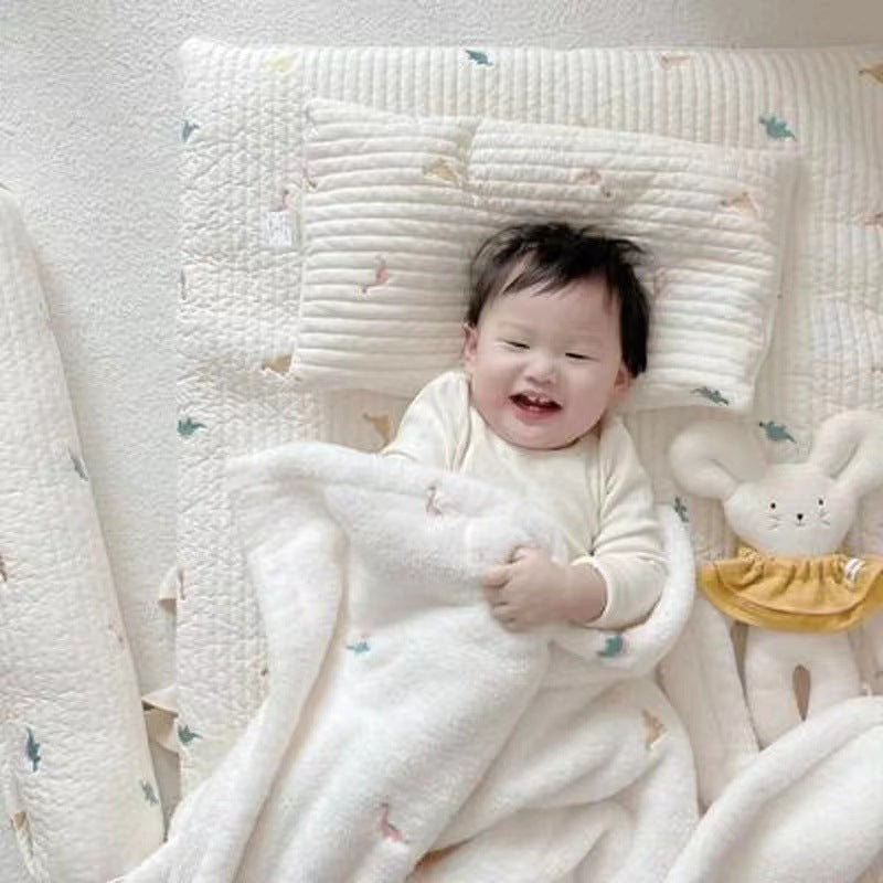 Soft baby blanket

Cozy infant blanket
